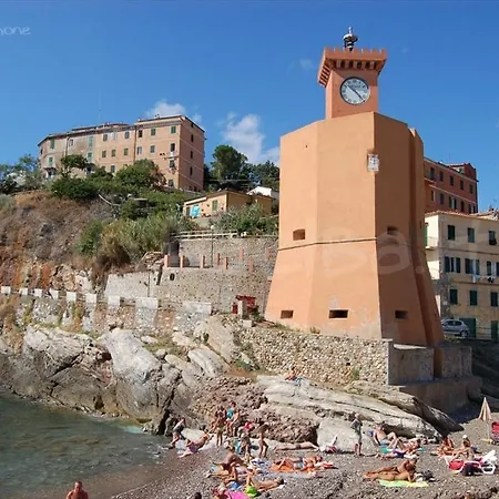 In Spazio Esterno E Posto Auto Rio nell'Elba